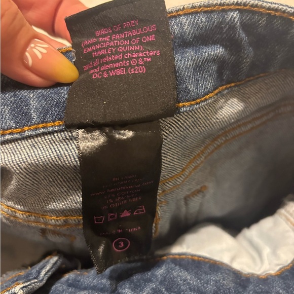 Harley Quinn birds of prey cut off denim shorts size 3 - Picture 4 of 5